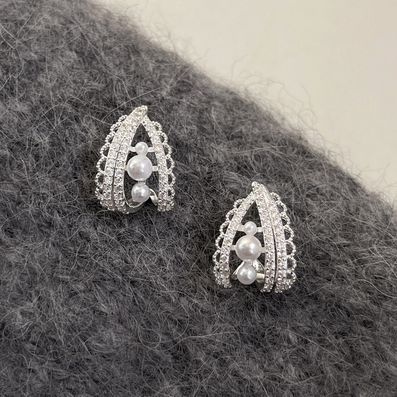 Women's Style Refined Zircon Flower Pearl Light Luxury High-grade Ear Earrings