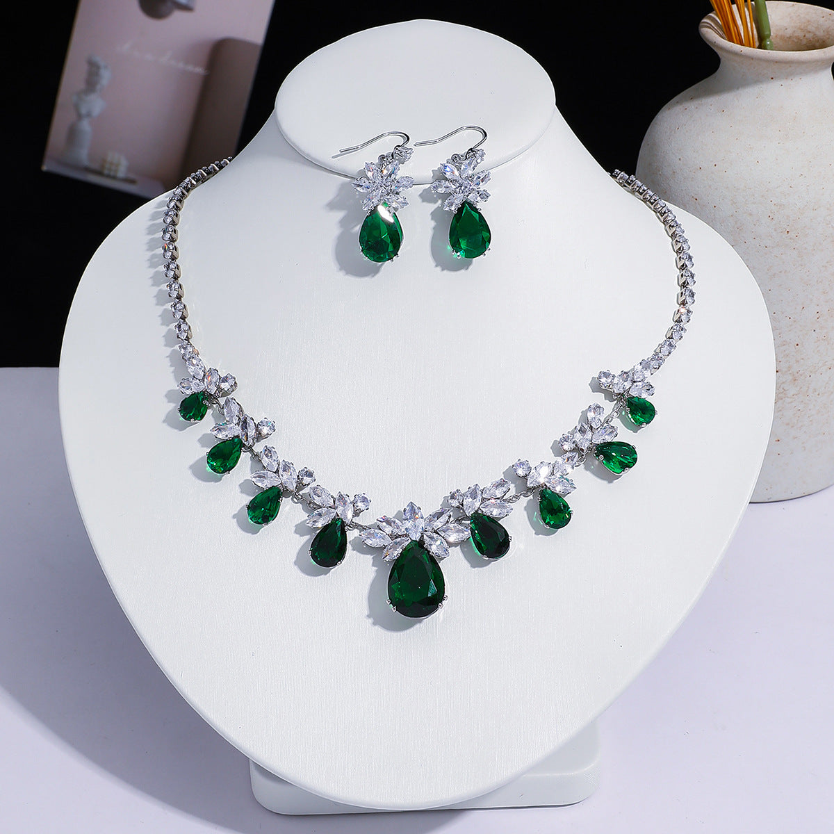 Fashion Trend Zircon Green Butterfly Tassel Necklace