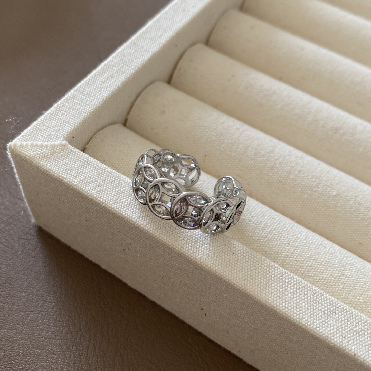 Women's Style Twin Geometric Zircon Metal Niche High-grade Versatile Shank Index Rings