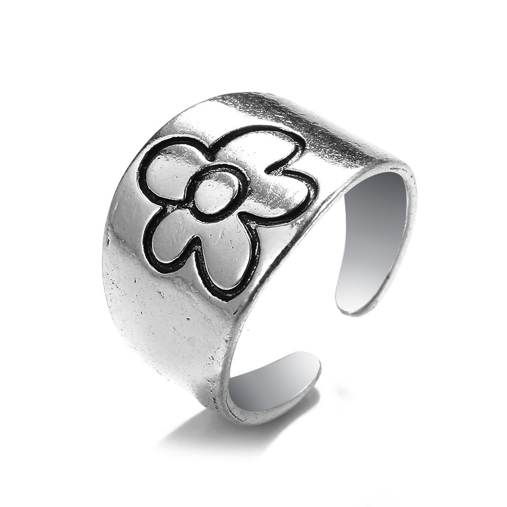 Knuckle Female Personality Rose Skull Spider Rings
