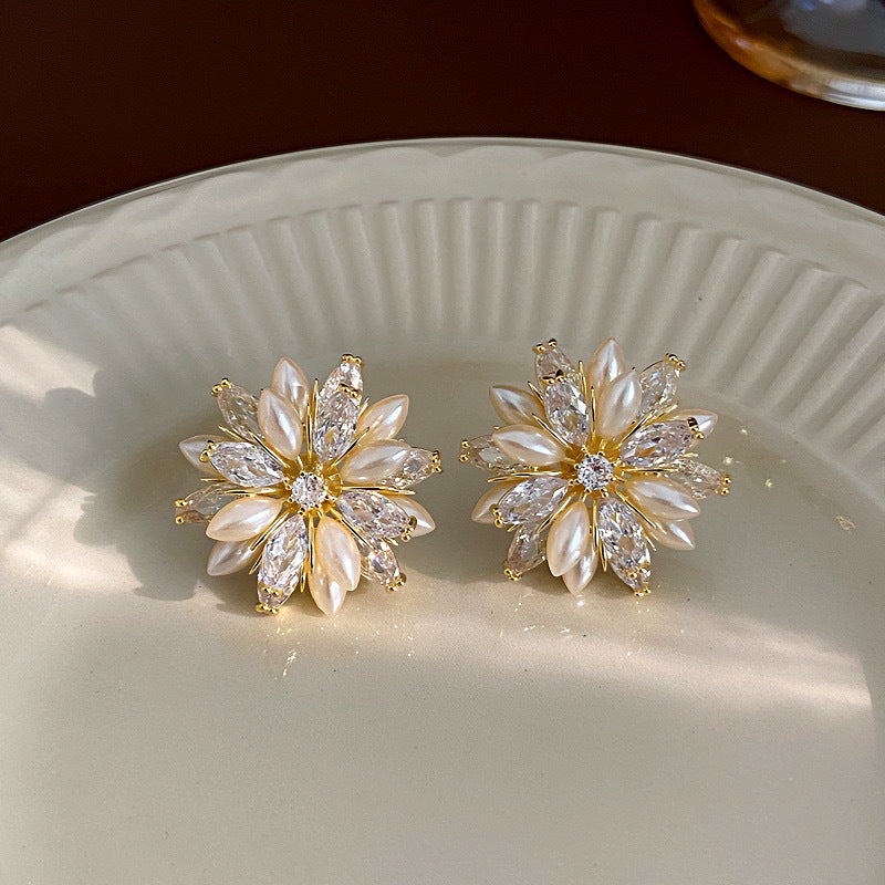 Zircon Pearl Flower Light Luxury High-grade Personalized Earrings