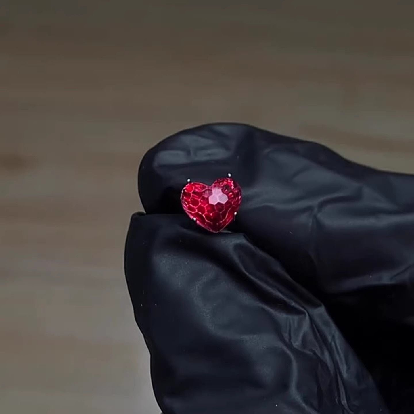 Flash Fireworks Cut Love Heart Korean Style Design Luxury Exquisite Stud Earrings