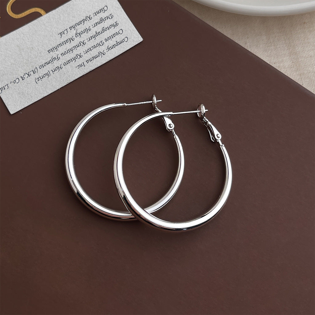 Women's Minimalist Exaggerated Big Ear Fashionable Temperament Personalized Cold Style Simple Earrings