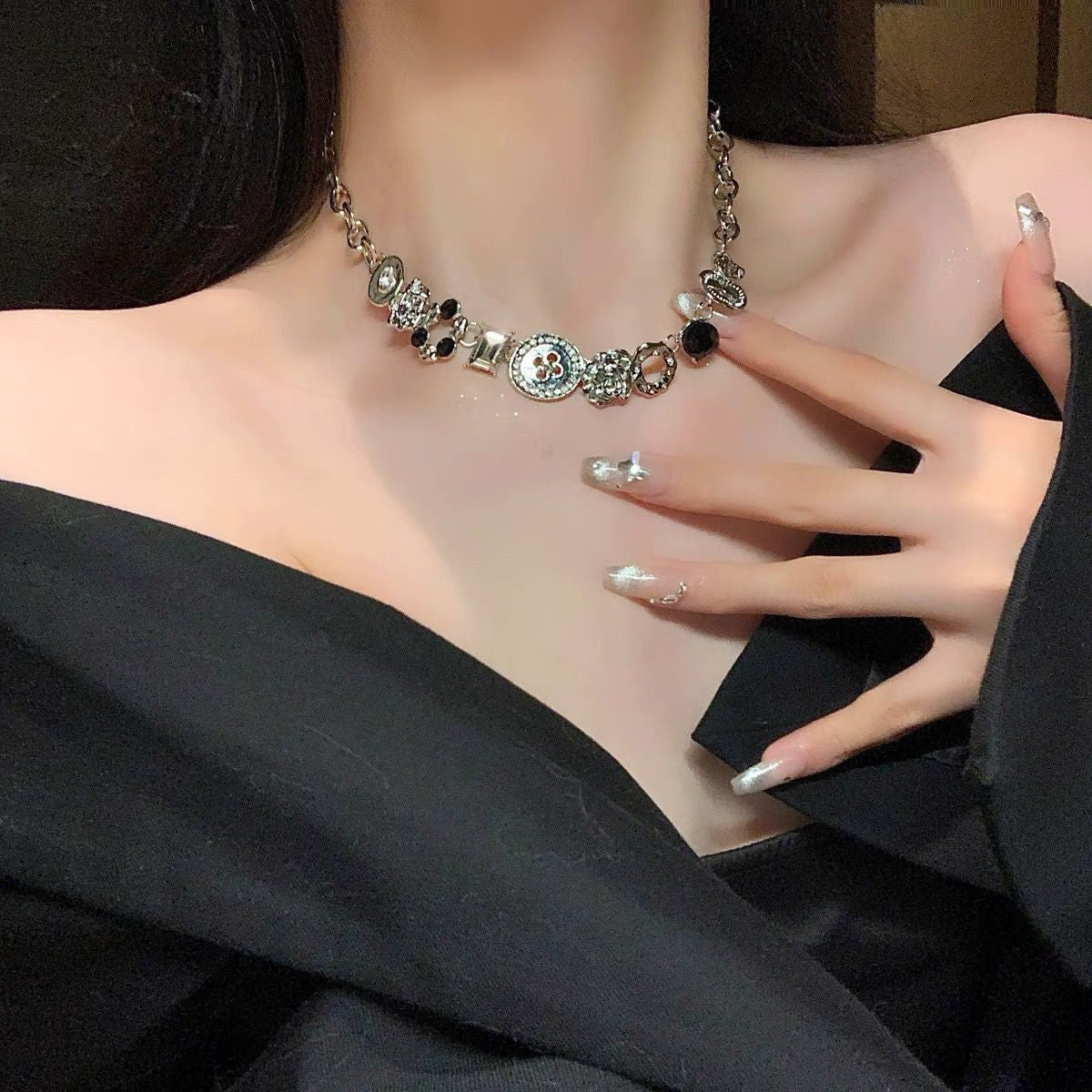 Sweet Cool Style White Button Retro Minority Design Clavicle Chain Necklace