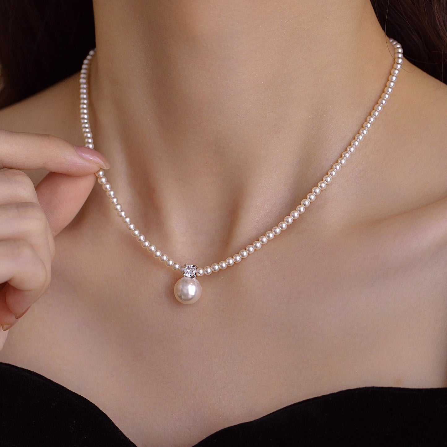 Women's Inlaid Zircon Pearl Light Luxury Minority Design Clavicle Chain Necklaces