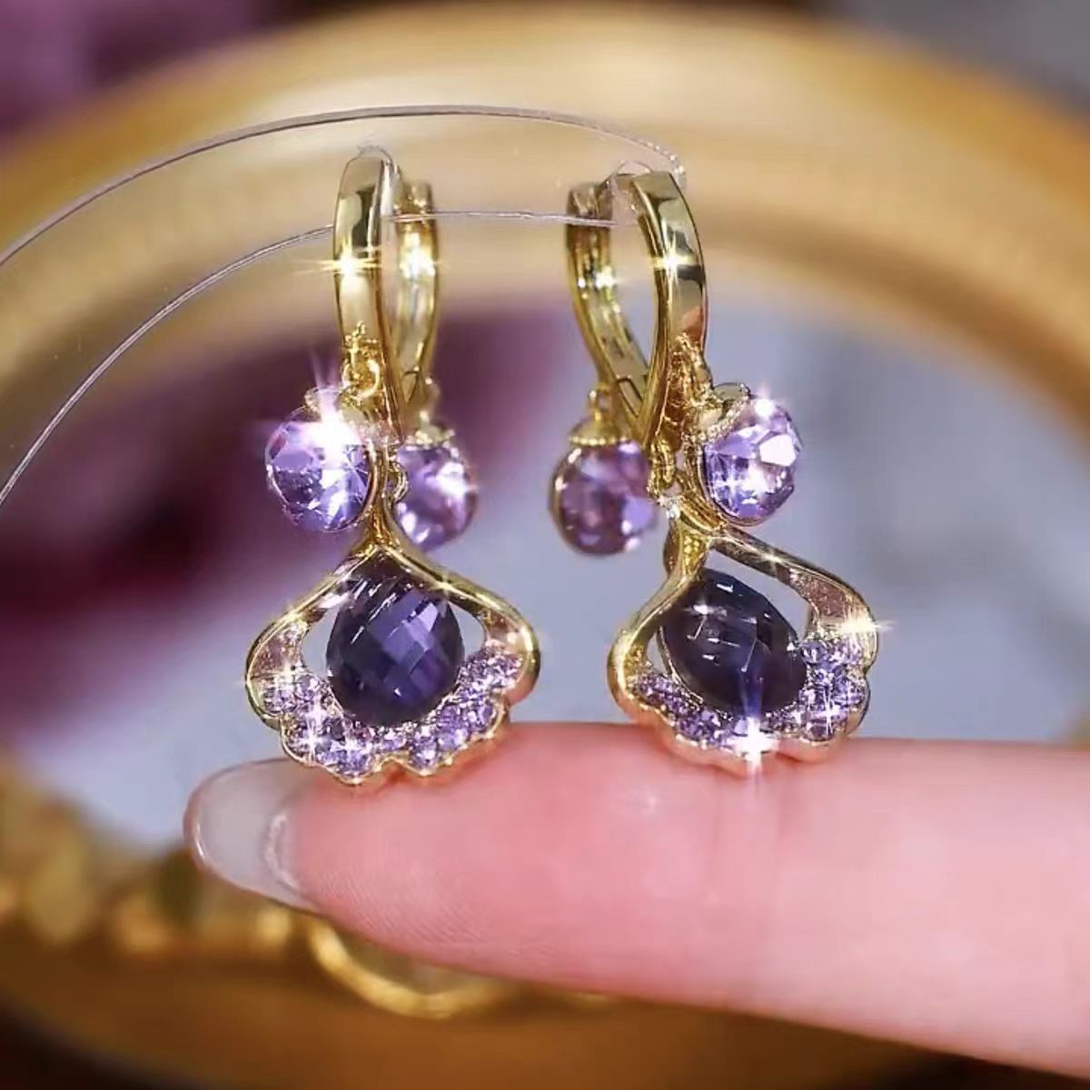 Women's Crystal Ear Clips Ginkgo Leaf Fashion Design Sense Elegant Wild Stud Earrings