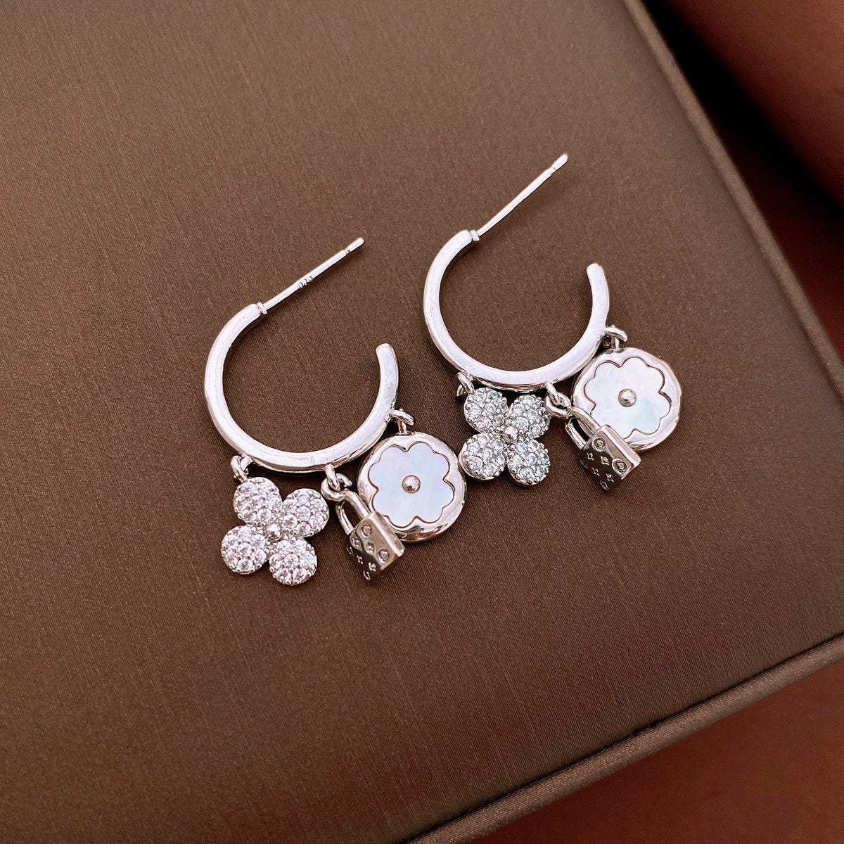 Gold Sier Needle Zircon Flower Shaped Light Luxury Stud Earrings