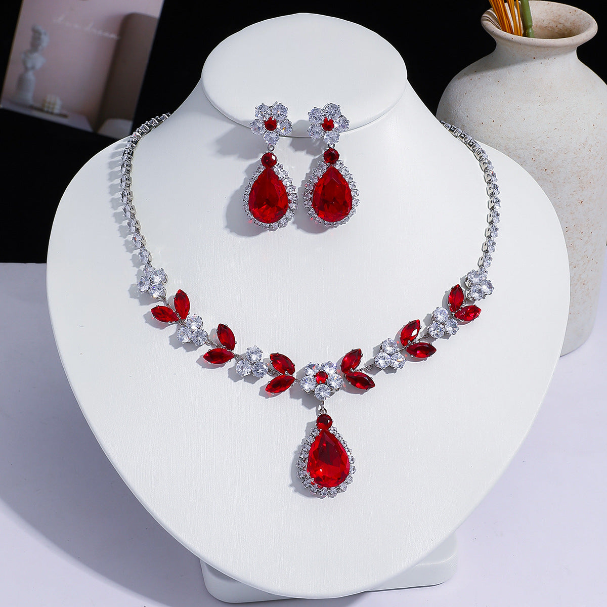 Fashion Trend Zircon Green Butterfly Tassel Necklace