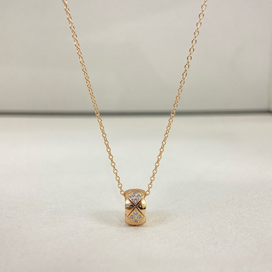 V Gold High Quality Classic Style Diamond Small Golden Necklace