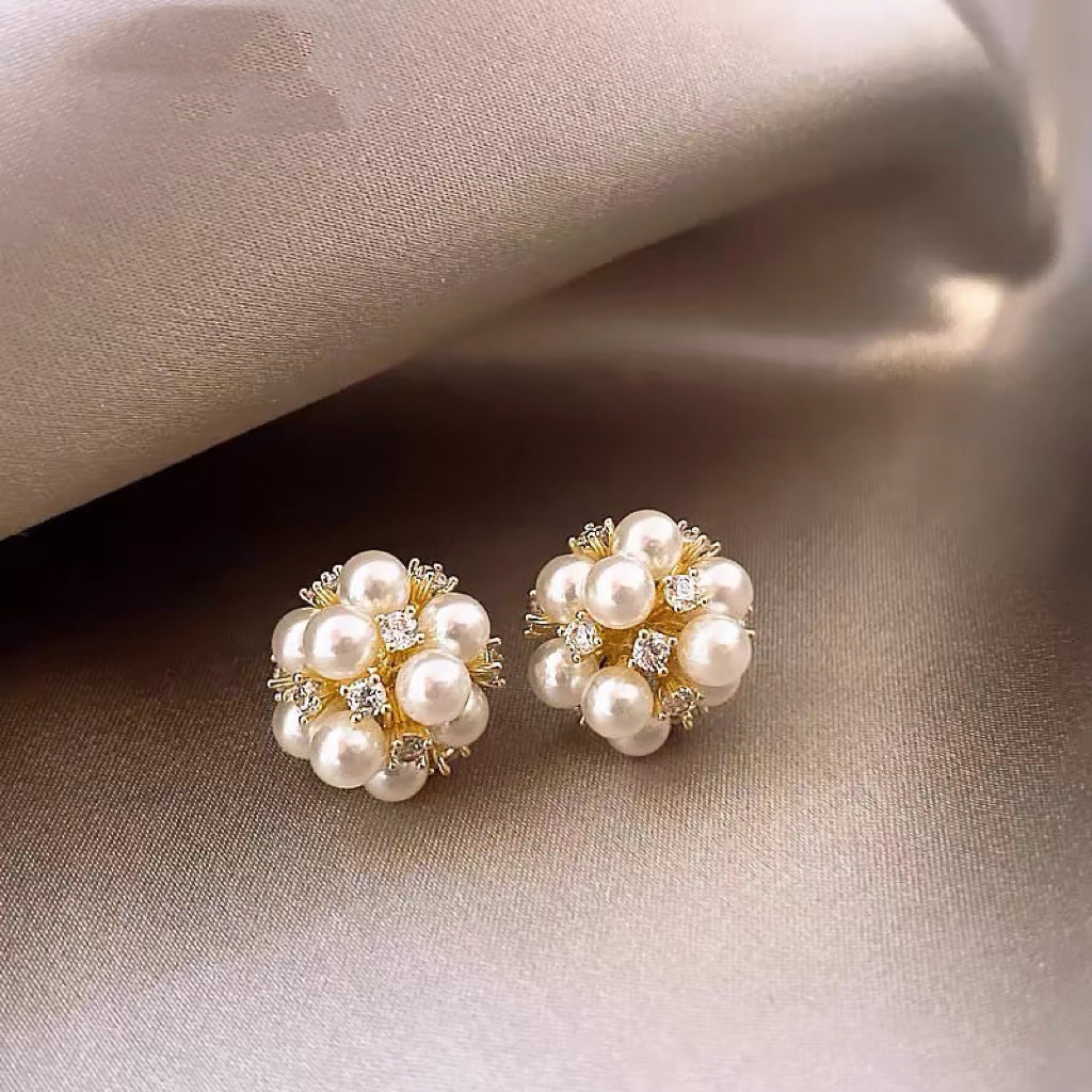 Women's Pearl Flower Fashionable High-grade French Entry Earrings