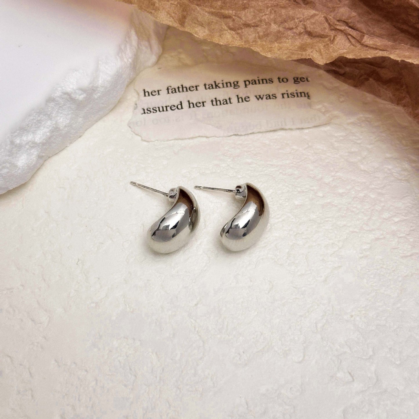 Fashionable Metal Texture Light Luxury Simple Earrings