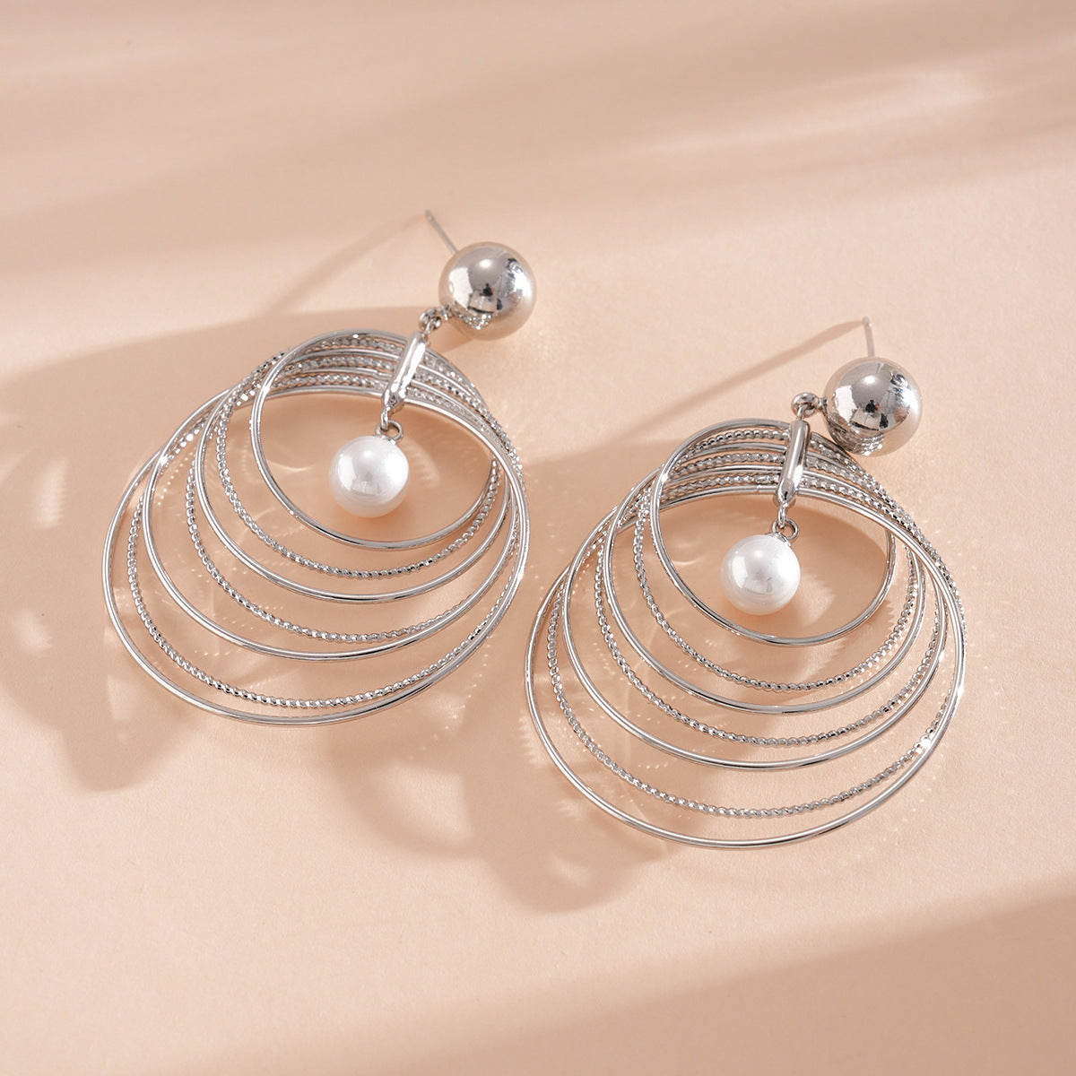 Geometric Cut Heart-shaped Oval Irregular Design Versatile Light Stud Earrings