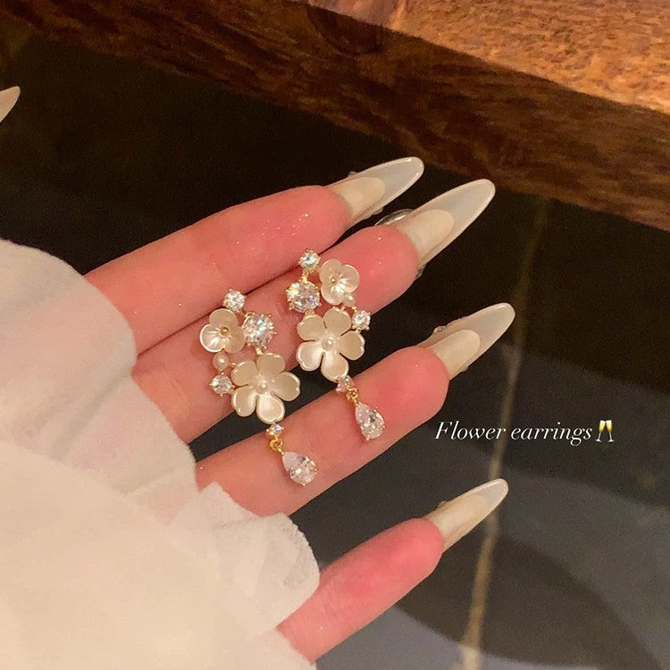 Women's Refined Zircon Bow High-grade Light Luxury Temperament Earrings