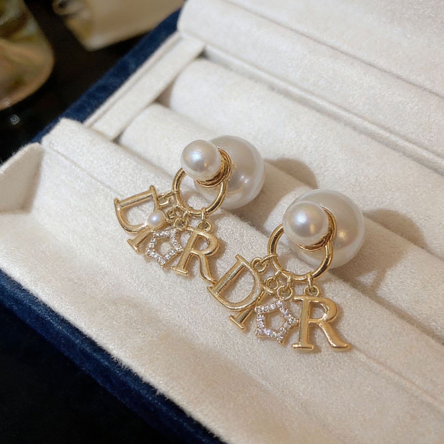 Women's Sweet Alphabet Letter Minority High-grade Ear Clip Classic Style Pearl Stud Earrings