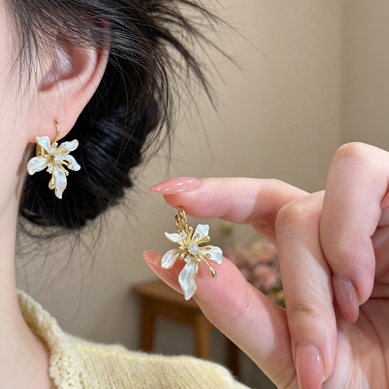 Women's Gentle Drip Glazed Flower Zircon Fashion Temperamental Rings