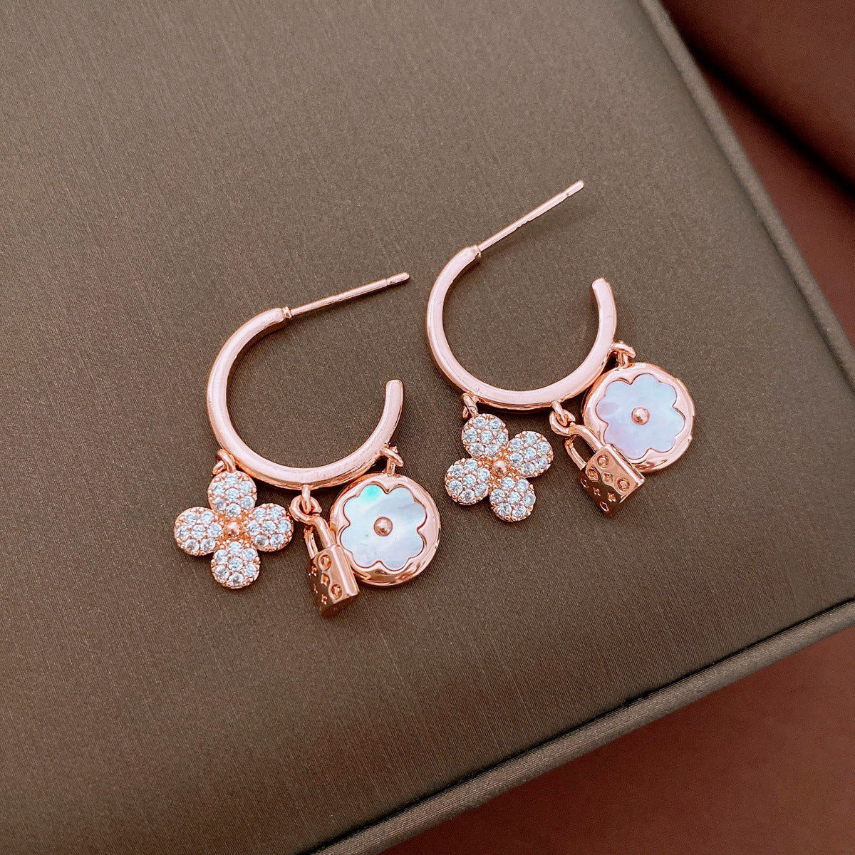 Gold Sier Needle Zircon Flower Shaped Light Luxury Stud Earrings