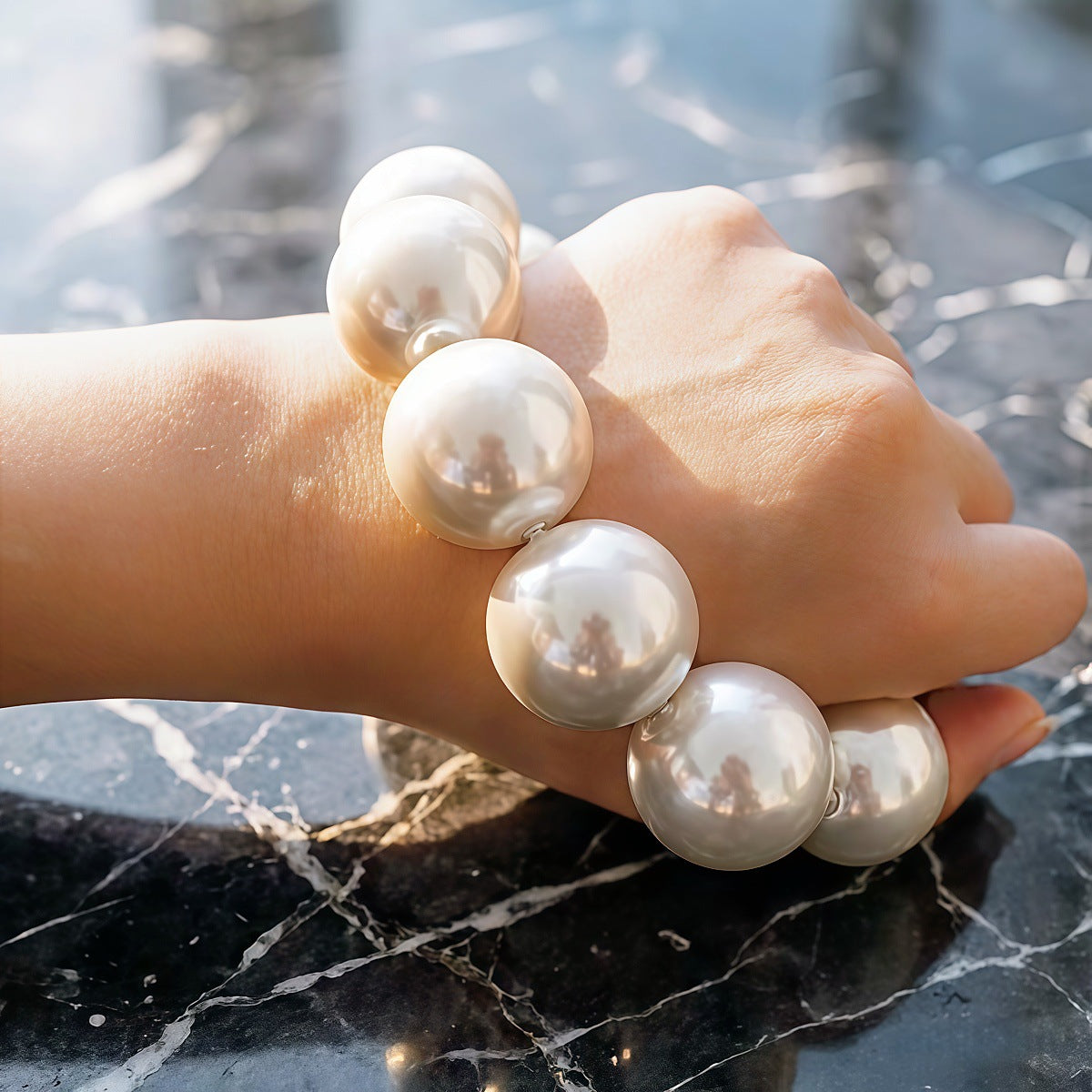 Women's Oversized Pearl Large Particle Round Imitation Elegant Banquet Bracelets