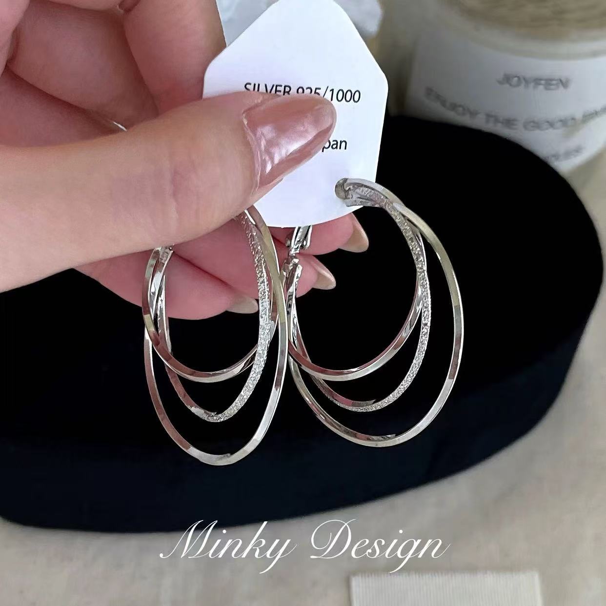Women's Exaggerated Geometry Metal Circle Tassel Light Luxury High-grade Elegant Ear Earrings