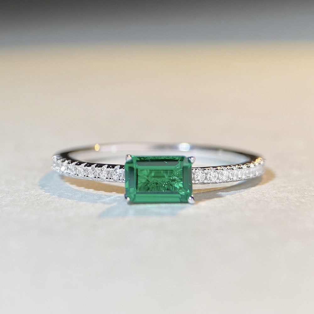 Women's Sier Emerald Diamond Style Simple Small Sugar Cube Rings