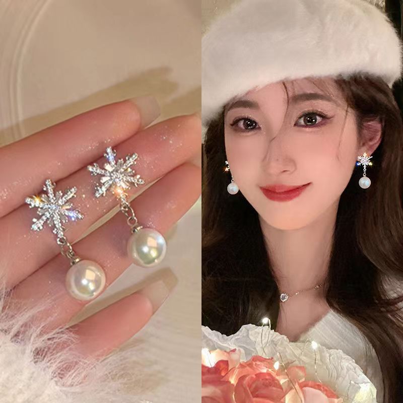 Women's Korean Style Sier Needle Elegant Pearl Love Heart Flowers Earrings