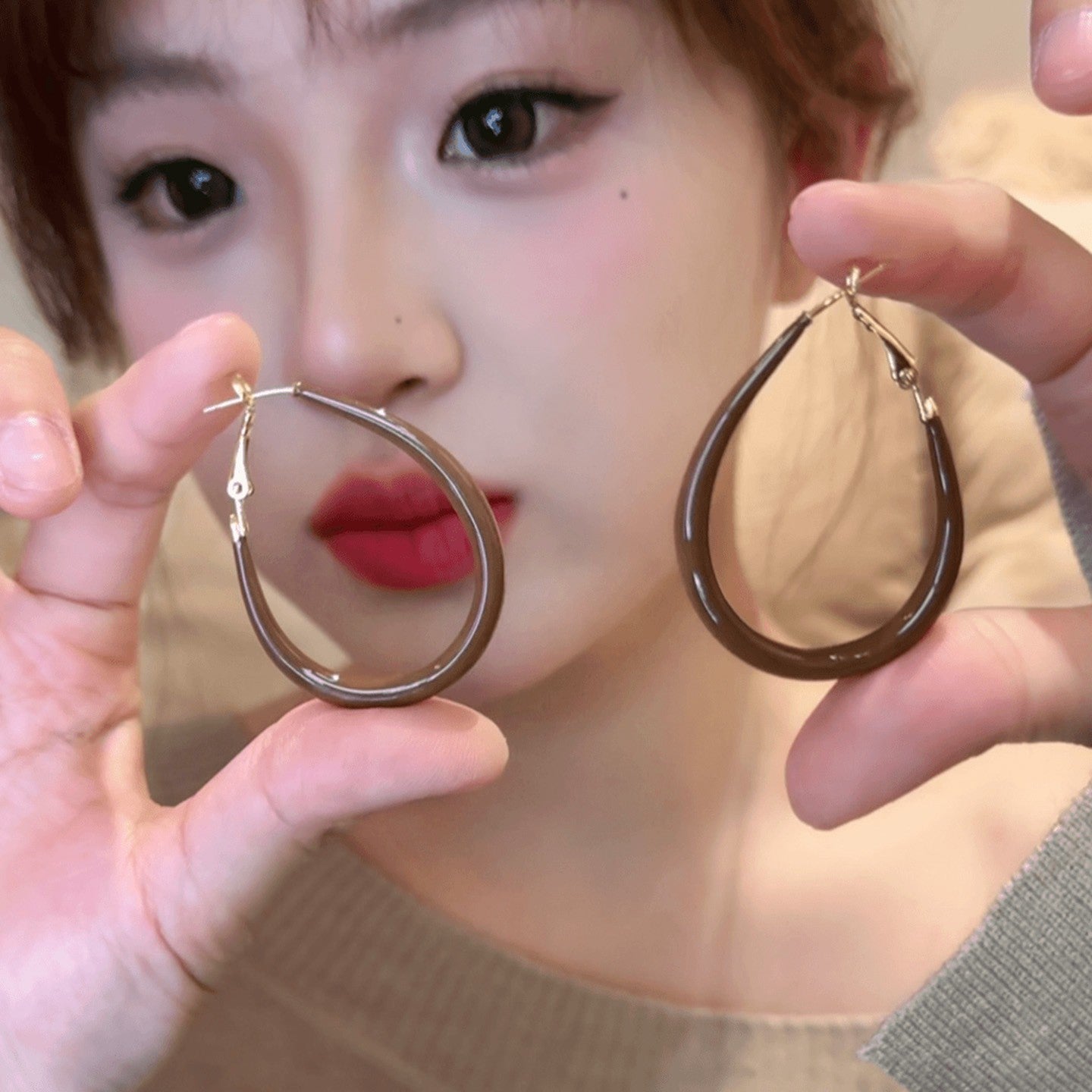 Women's Exaggerated Geometry Metal Circle Tassel Light Luxury High-grade Elegant Ear Earrings