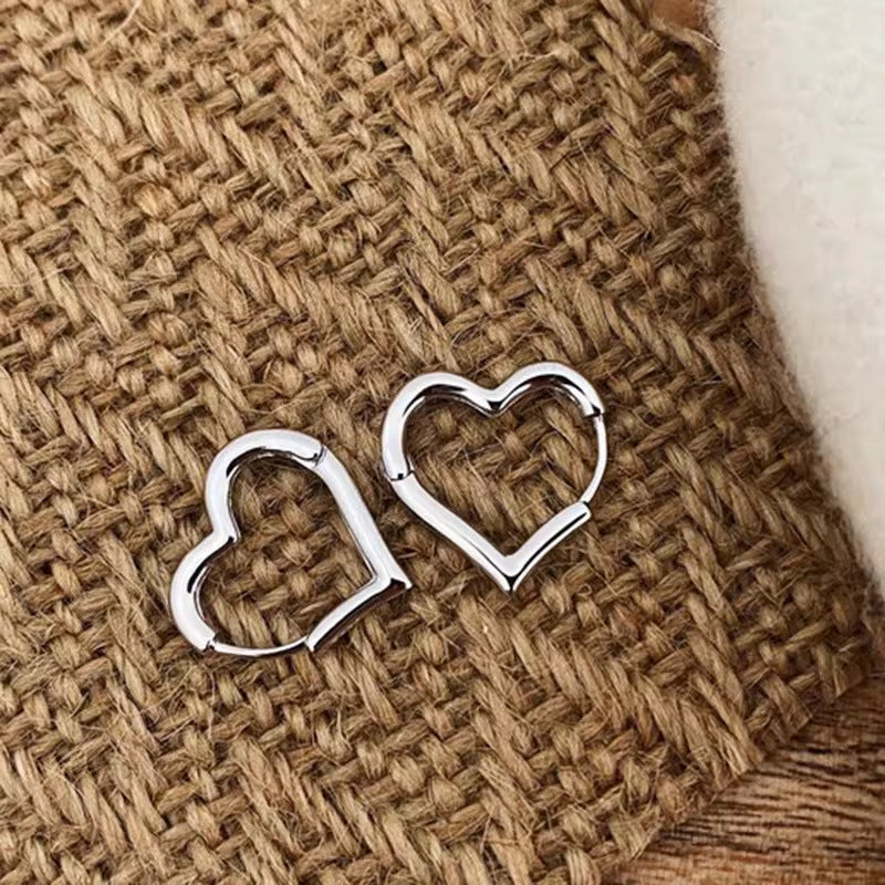 Women's Simple Hollow Heart-shaped Clip Elegant High-grade Earrings