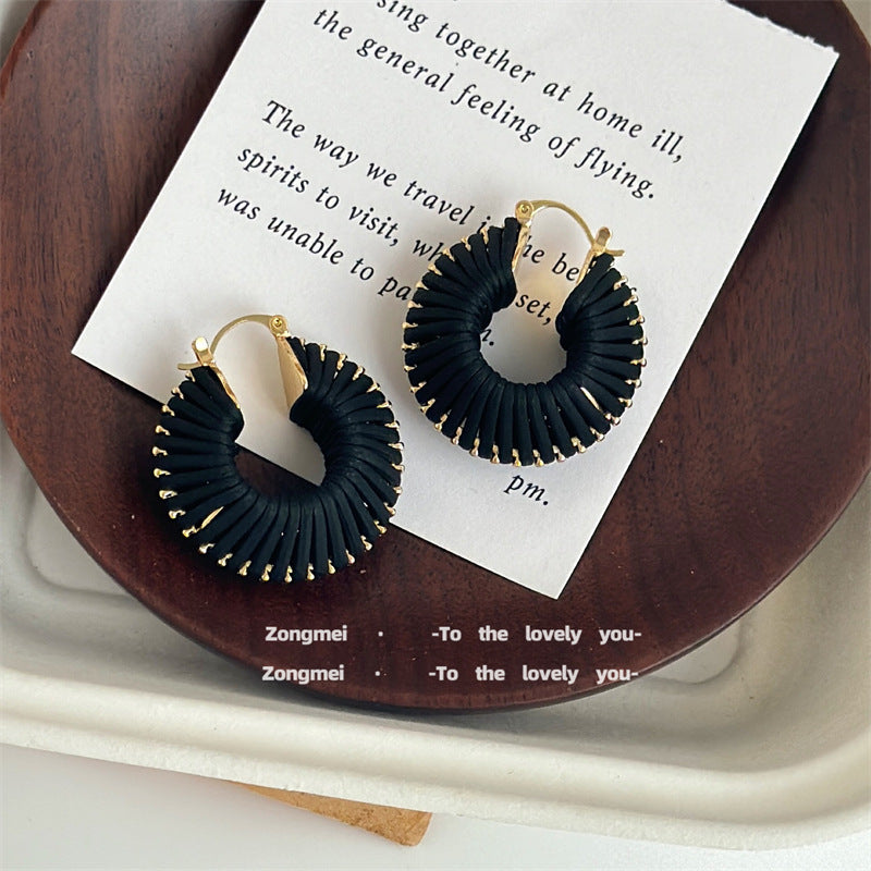 String Three-dimensional Sense Niche Refined Wild Earrings