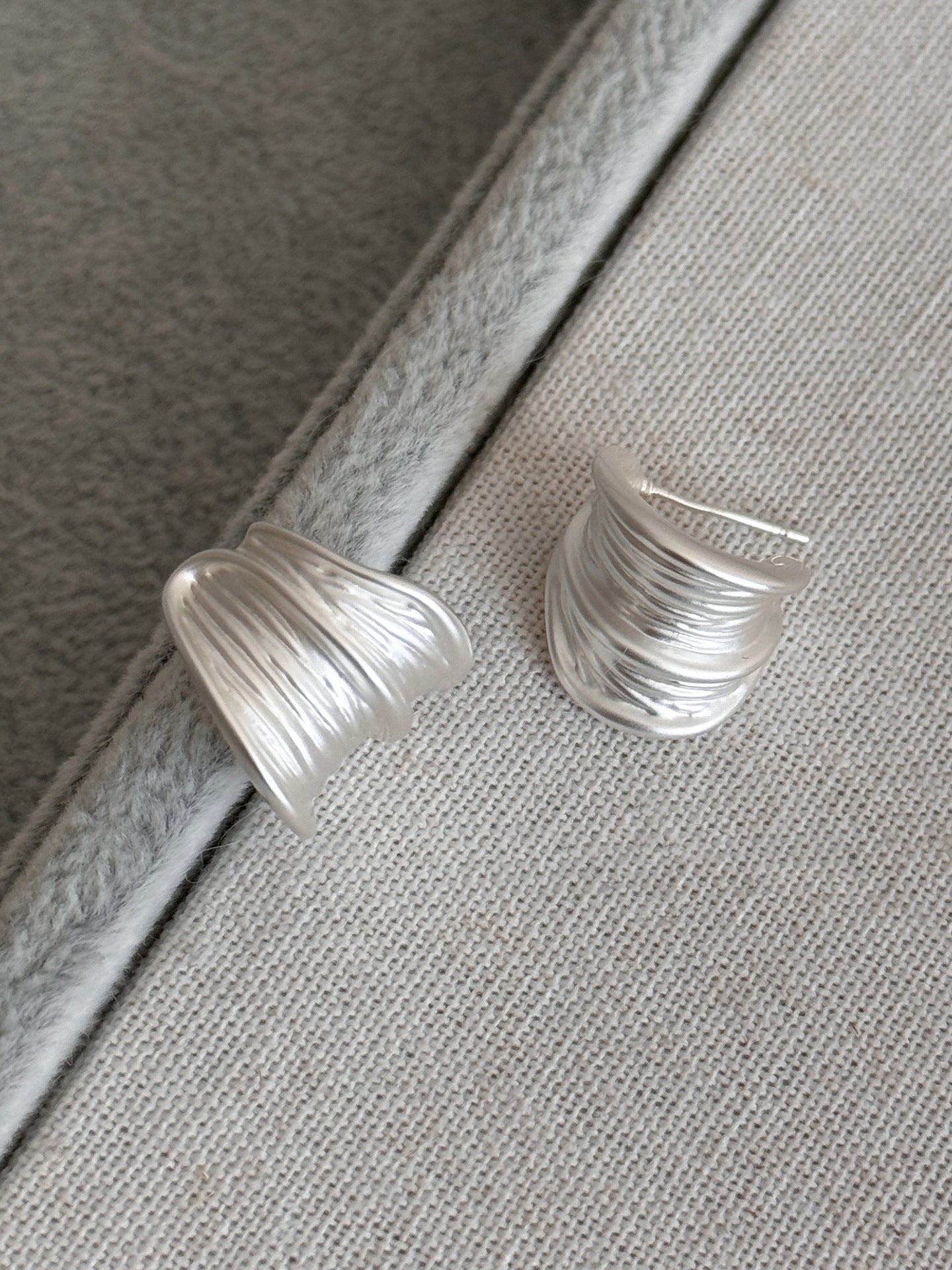 Brushed Shaped Metal Niche Trendy Wild Minimalist Style Light Luxury Stud Earrings