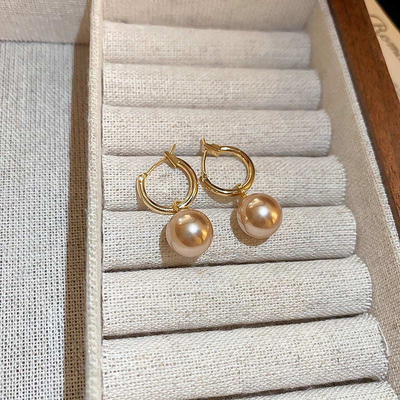 Women's Pearl Flower Fashionable High-grade French Entry Earrings