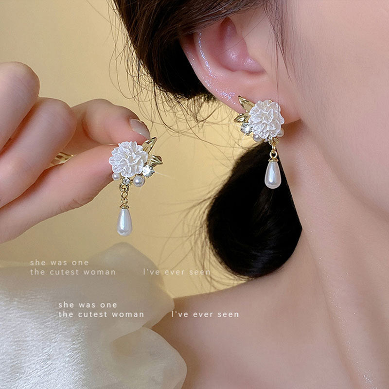Women's Flower Pearl Niche High-grade Temperament Fashion Earrings