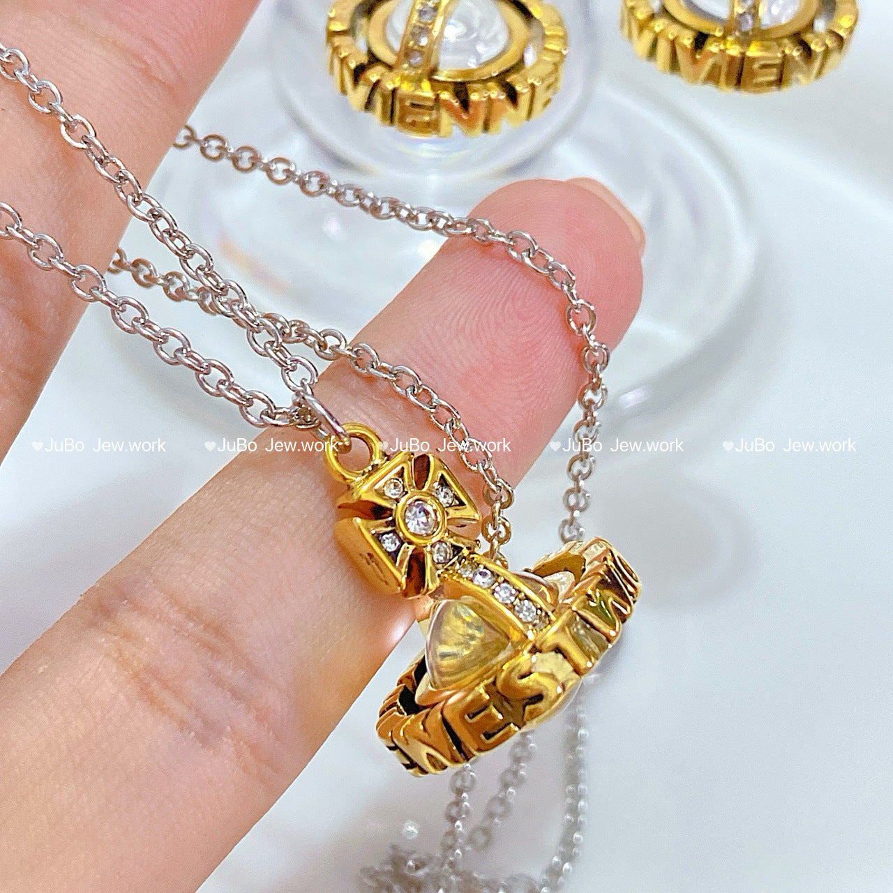 Women's Romantic Queen Mother Planet Three-dimensional Saturn Crystal Sweater Chain Necklaces