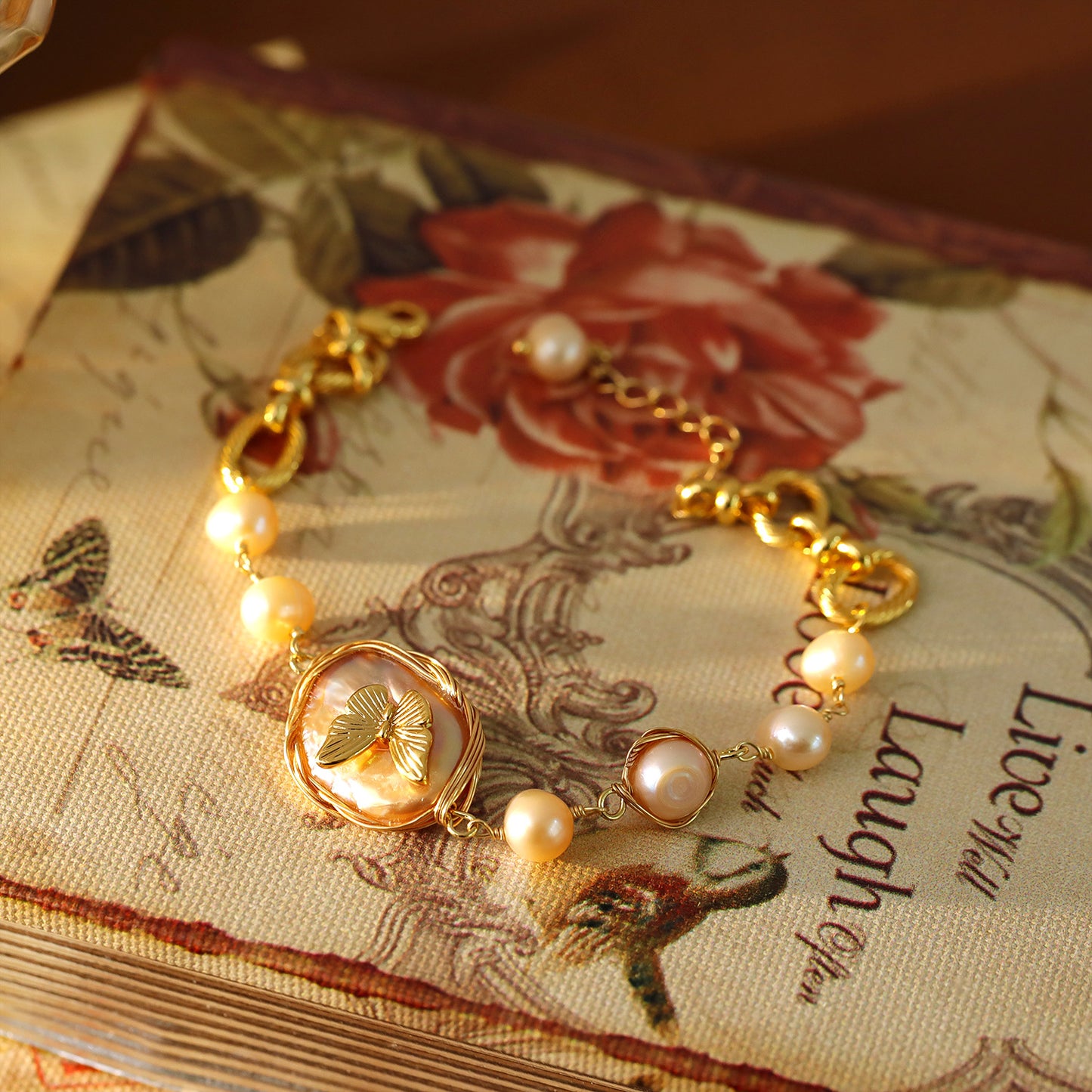 Women's Freshwater Pearl Light Luxury Rose Vintage Bracelets