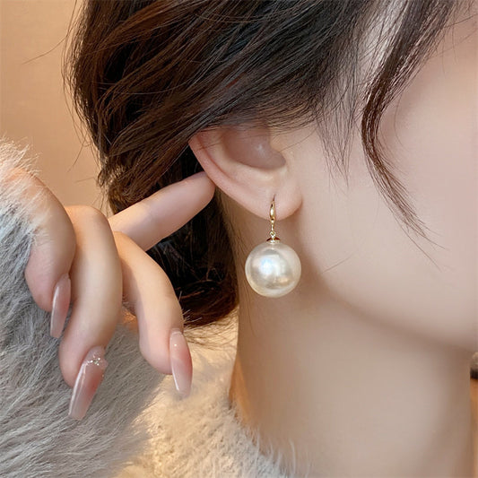 Women's French Style Large Pearl For Light Luxury Temperament High-grade Fashionable Earrings
