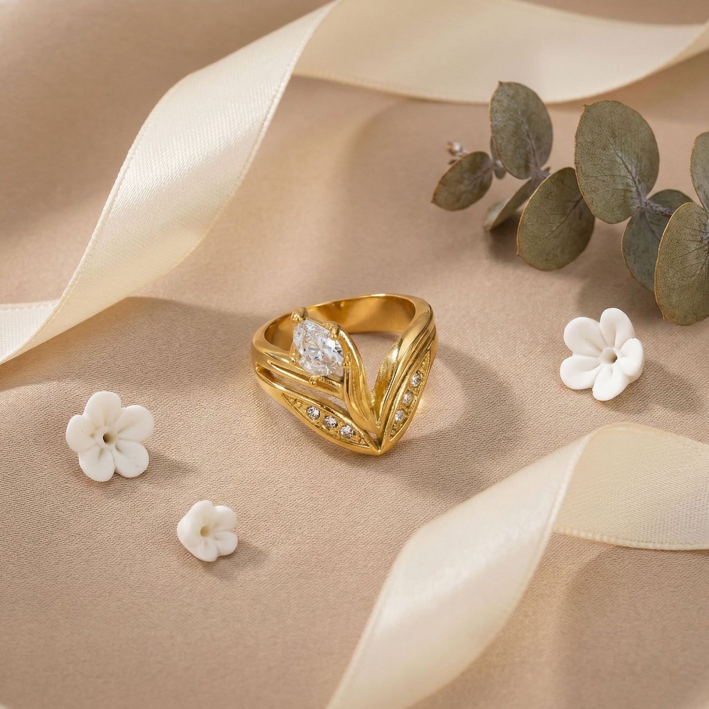 Luxury Flower Gold Exquisite Hollow Anniversary Gift Rings