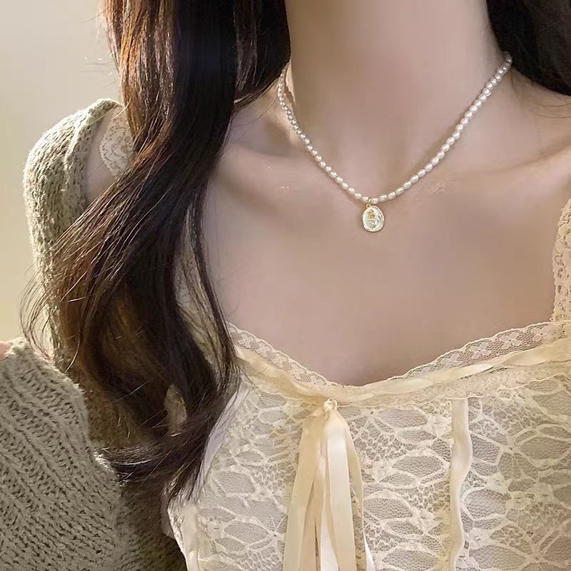 Women's Tea White Moonlight Bow Pearl Light Luxury Necklaces