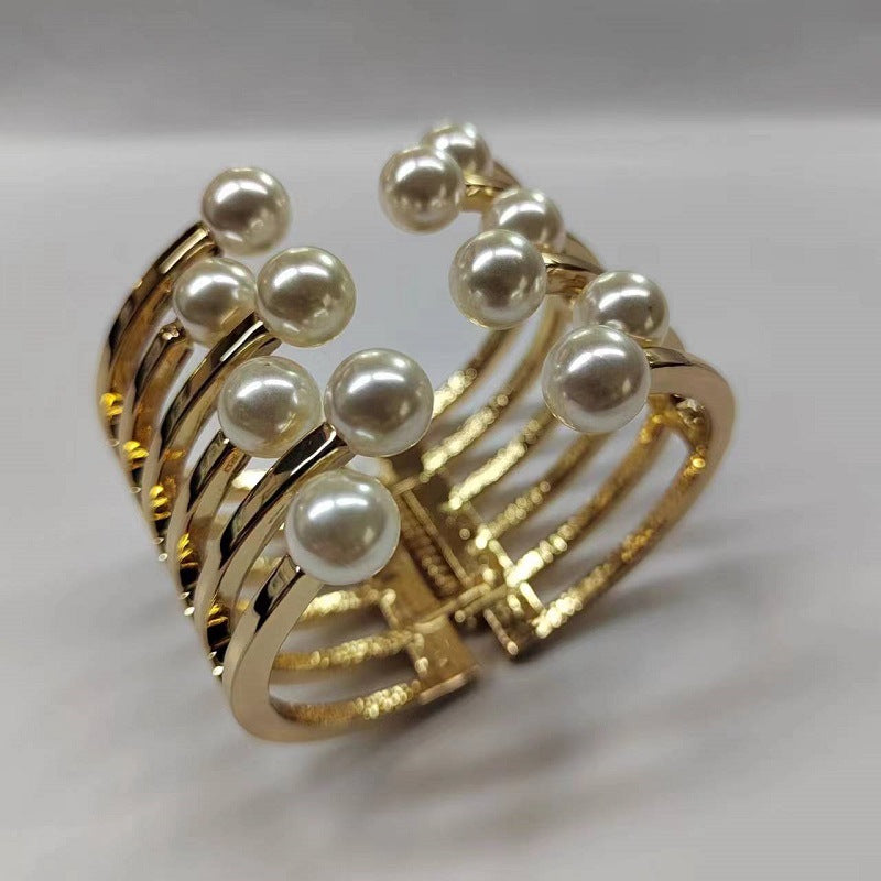 Luxury Electroplated Alloy Simple Rhinestone Pearl Bracelet