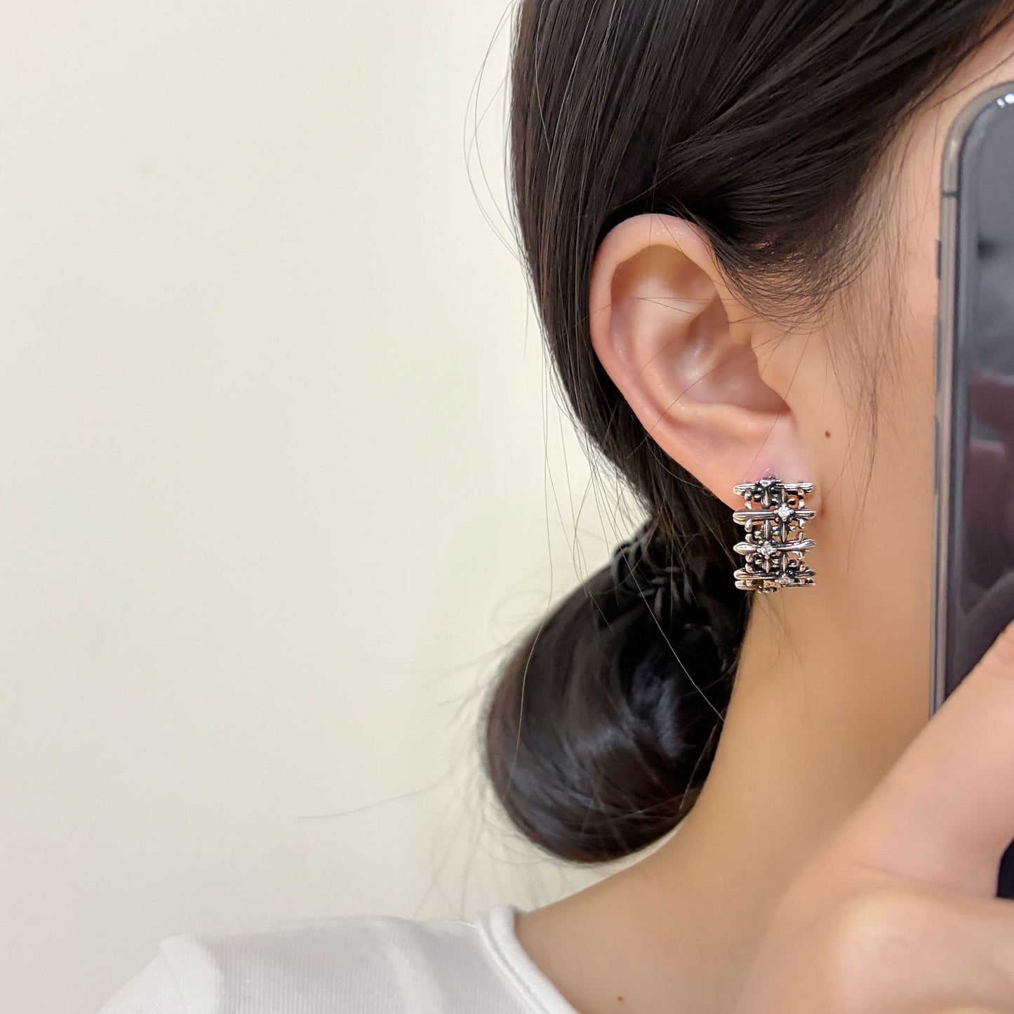 Cross Clip Female Distressed Style Niche Design Simple Earrings