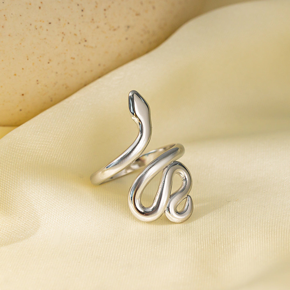 Stainless Steel Gold-plated Love Heart Flowers Rings