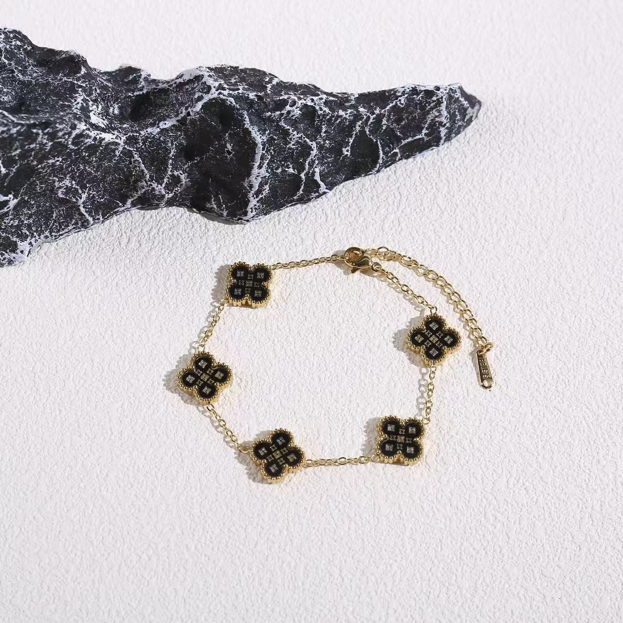 Women's Pork Belly Clover Light Luxury High-grade Bracelet