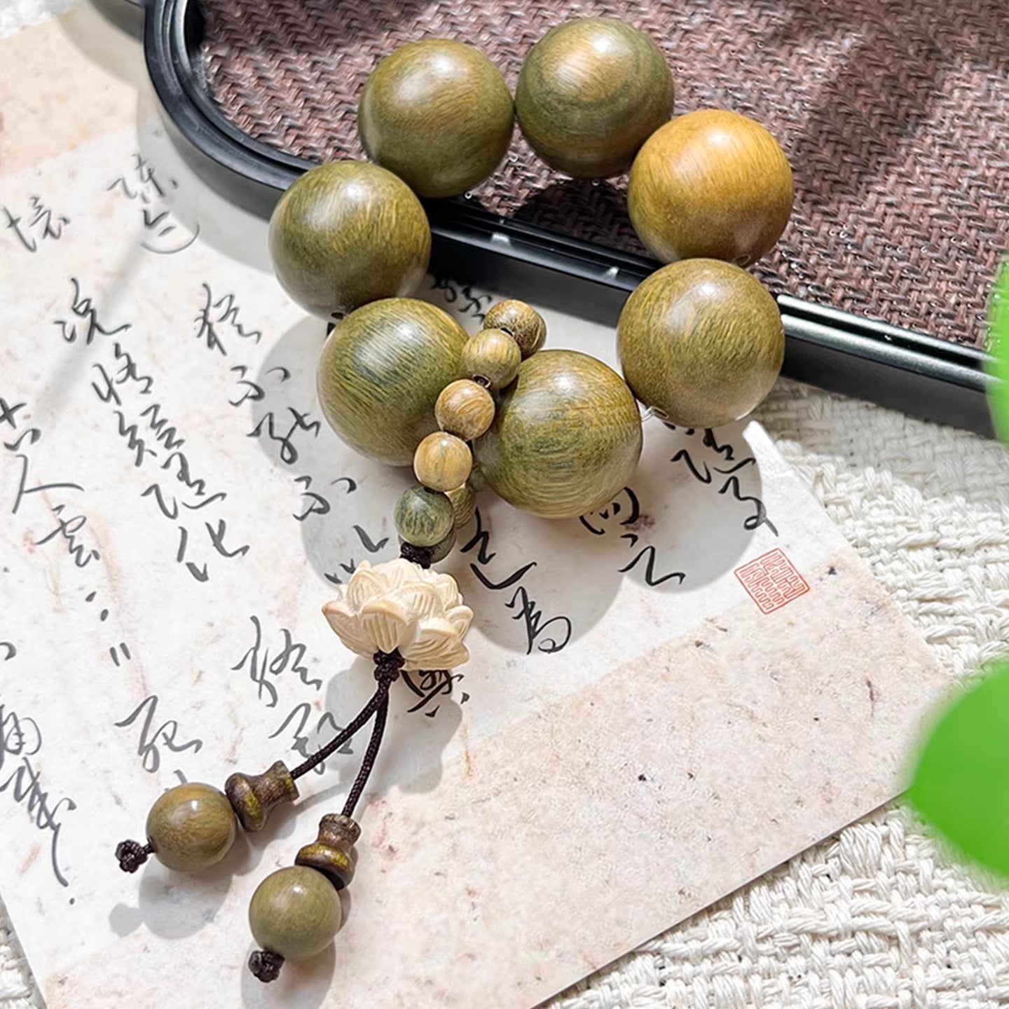Women's & Men's Small Hand Toy Sandalwood Decompression Ethnic Style Lotus Bracelets