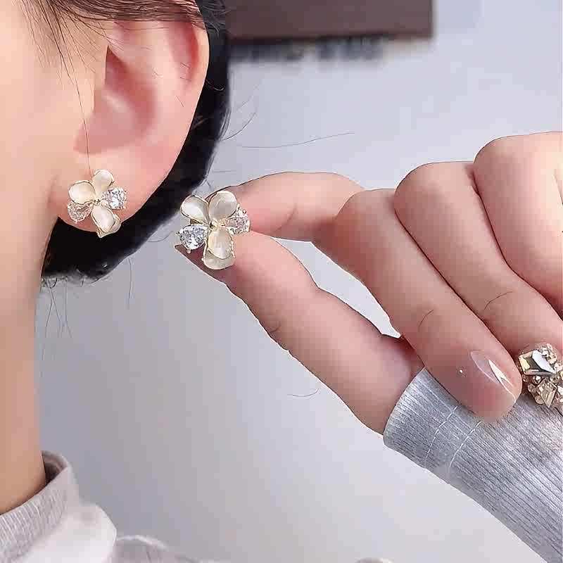 Women's Minority High-grade Micro Inlaid Zircon Flower Fashion Drop Skunk Rings