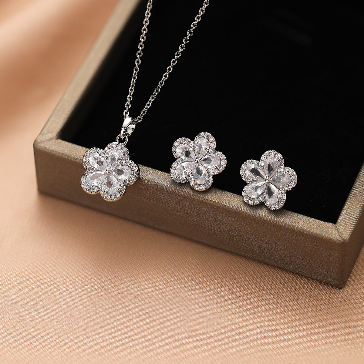 Glamorous Comfortable Two-piece Affordable Luxury Fashion Jewelry Set