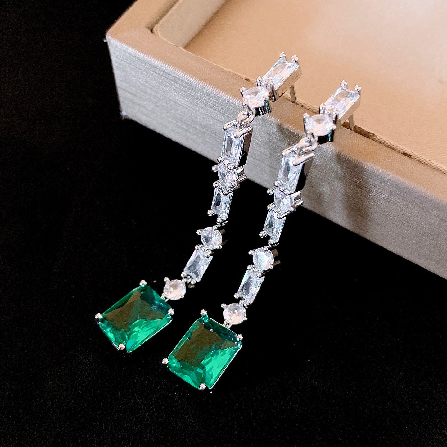 Korean Style White Zircon High-grade Simple Personalized Design Sense Earrings