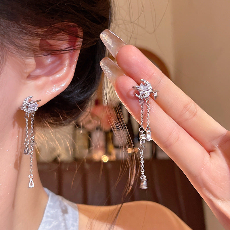 Women's Flash Star Moon Ear Fashionable Temperament Long Earrings
