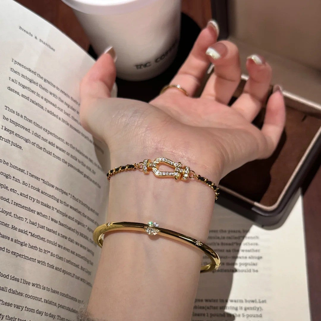 Vachette Clasp Red Rope Female Refined Simple Life Bracelets