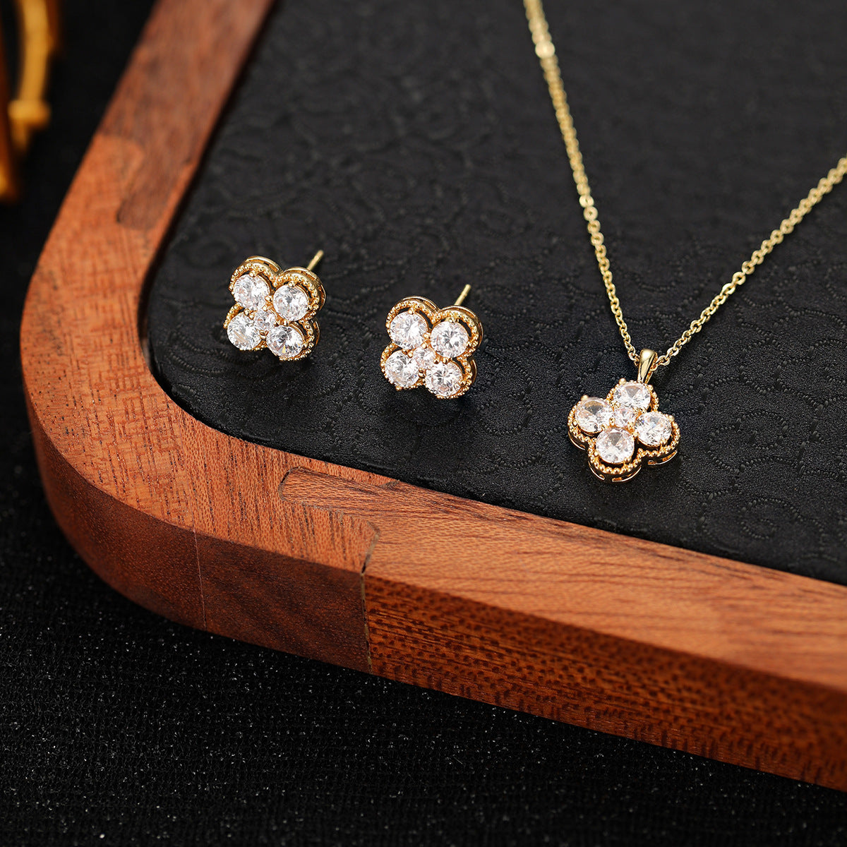 Glamorous Comfortable Two-piece Affordable Luxury Fashion Jewelry Set