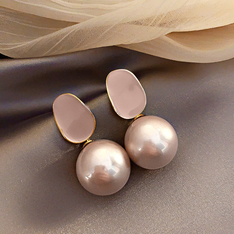 Women's Pearl Flower Fashionable High-grade French Entry Earrings