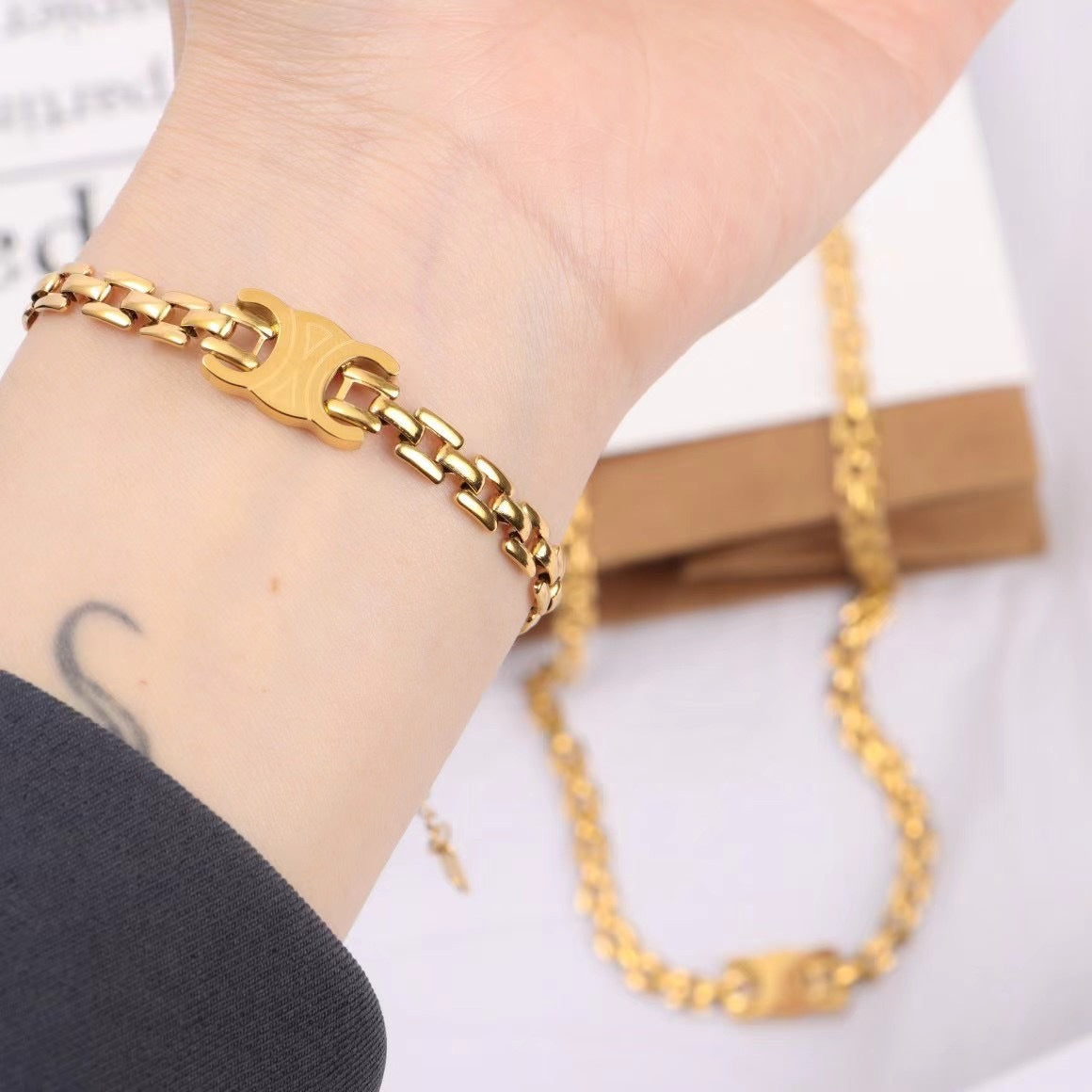 Arc Gold Thick Straps Letter Titanium Steel Female Hip Necklaces