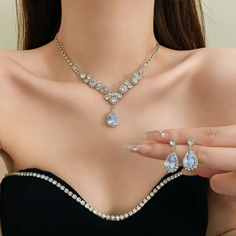 Palace Style Temperamental Minority Clavicle Chain Light Necklaces