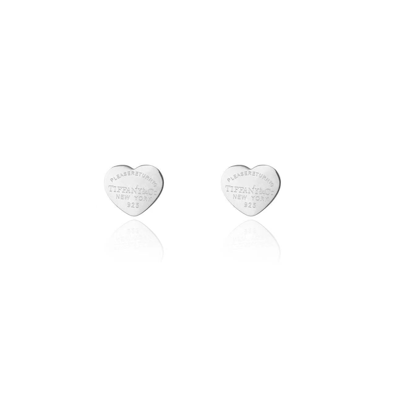 Heart-shaped Ear Do Not Fade Style Simple Stud Earrings